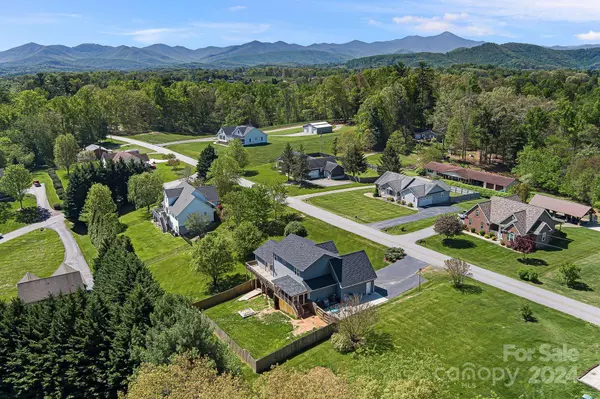 684 Bryson RD, Candler, NC 28715