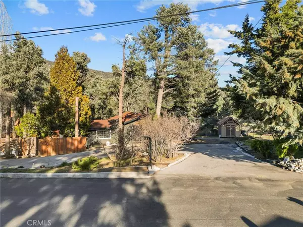 1112 Lion LN, Frazier Park, CA 93225