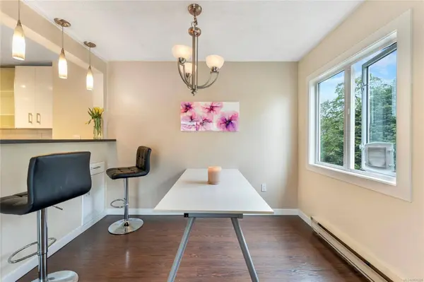 1342 Hillside Ave #404, Victoria, BC V8T 2B4