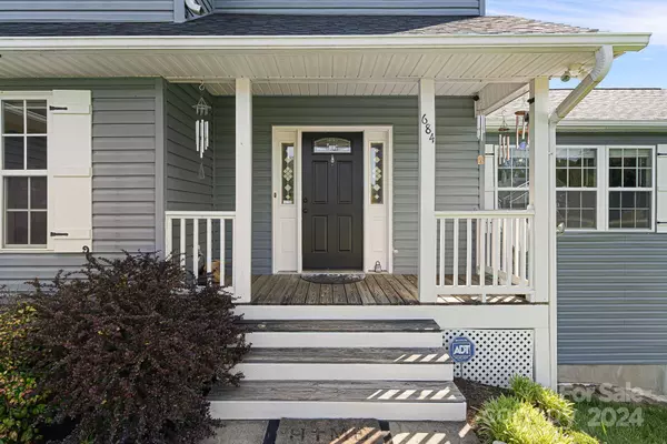 684 Bryson RD, Candler, NC 28715