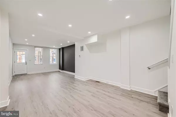 3176 RAVENWOOD AVE, Baltimore, MD 21213