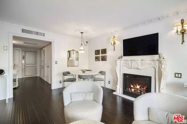 434 S Canon DR #302, Beverly Hills, CA 90212