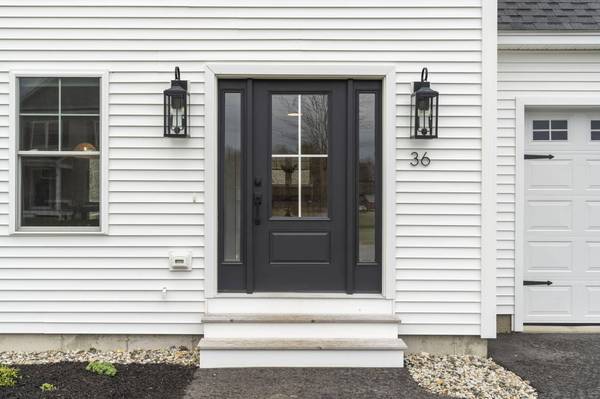 36 York Ridge DR, North Yarmouth, ME 04097