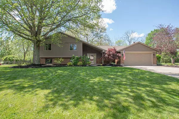 855 Watkins Glen Dr, Centerville, OH 45458