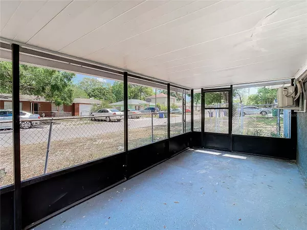 10407 N LANTANA AVE, Tampa, FL 33612