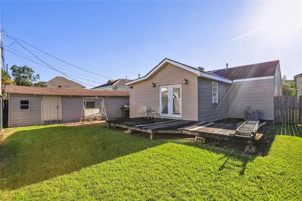 219 E MAPLE RIDGE DR, Metairie, LA 70001