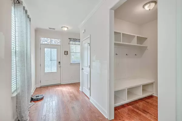 255 Palmetto Walk Dr, Summerville, SC 29486