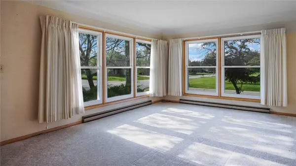 495 S Troy Road, Robins, IA 52328