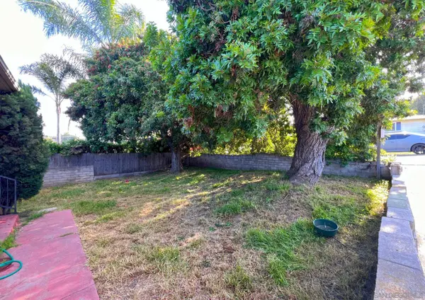 2655 Grange St, Lemon Grove, CA 91945