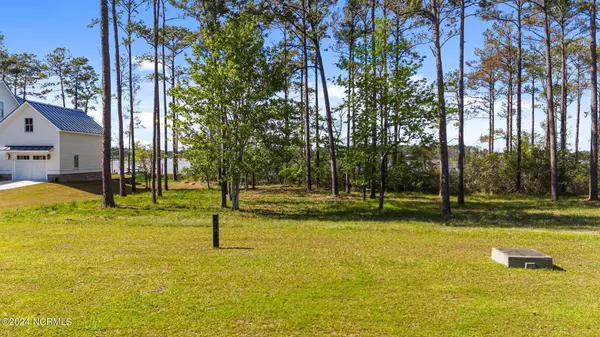 261 Oyster Point Road, Oriental, NC 28571