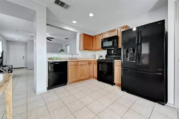 9404 Edmundsbury DR, Austin, TX 78747