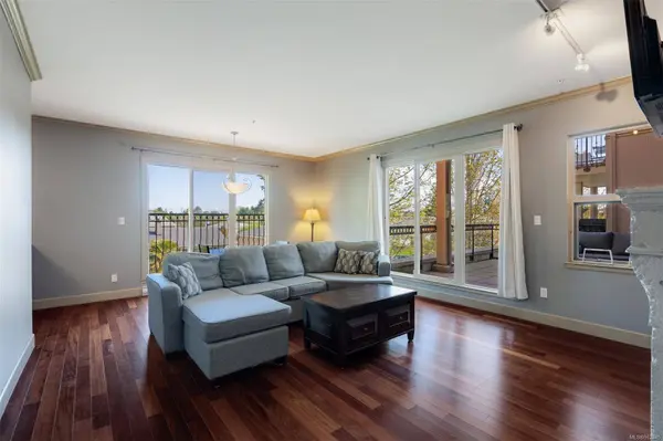 1642 McKenzie Ave #216, Saanich, BC V8N 0A3