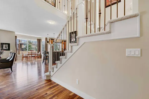 88 Evergreen PLZ SW, Calgary, AB T2Y 5G6