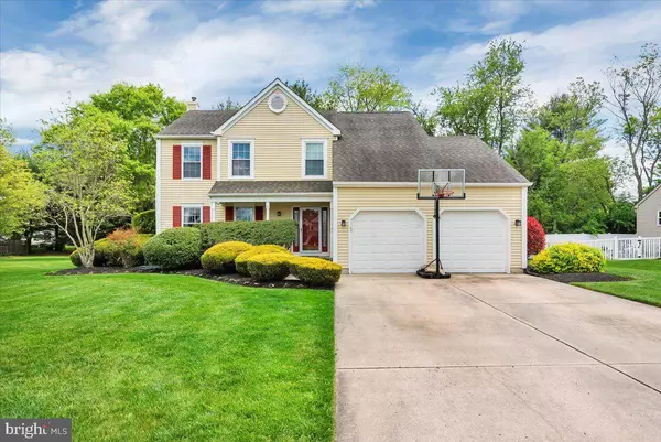 10 SADDLER DR, Medford, NJ 08055