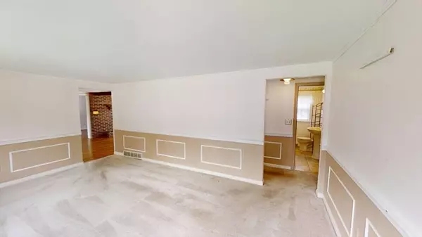 31 Clifford Street, Yarmouth, MA 02664