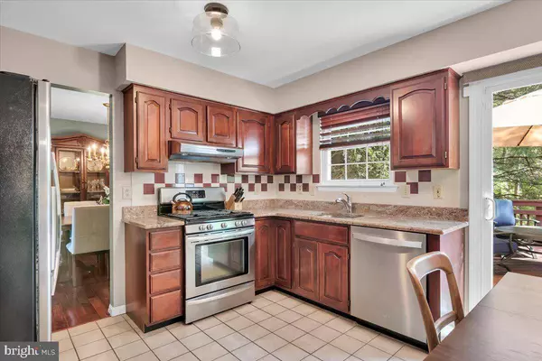 10 SADDLER DR, Medford, NJ 08055