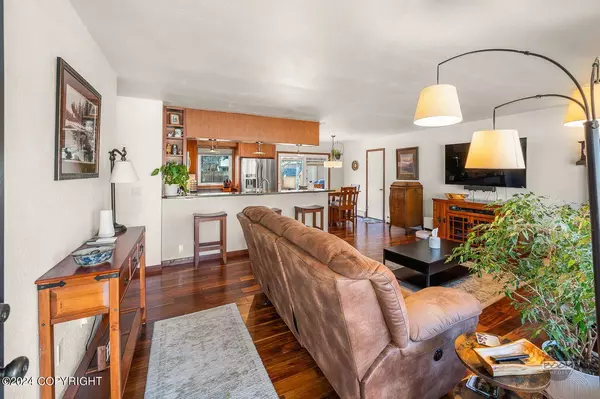 10119 Wildwood ST, Eagle River, AK 99577