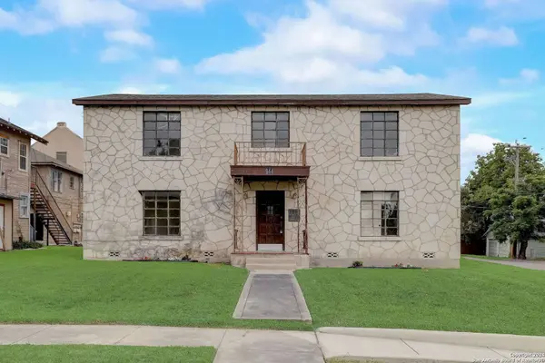 944 HUISACHE AVE, San Antonio, TX 78201-5600