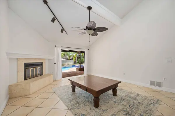 4822 WILD DOVE LN, Sarasota, FL 34232