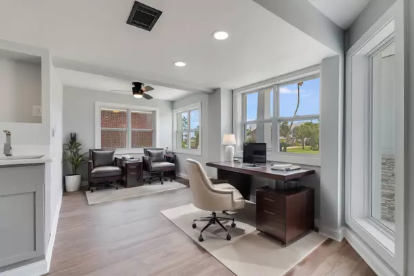 165 Shoreline Drive, Mary Esther, FL 32569