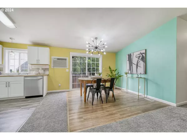 3673 RIVERCREST DR, Eugene, OR 97404