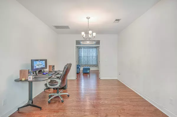 255 Palmetto Walk Dr, Summerville, SC 29486