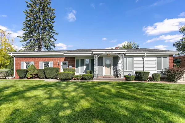 393 E Park AVE, Elmhurst, IL 60126