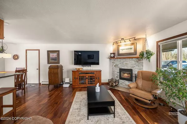 10119 Wildwood ST, Eagle River, AK 99577