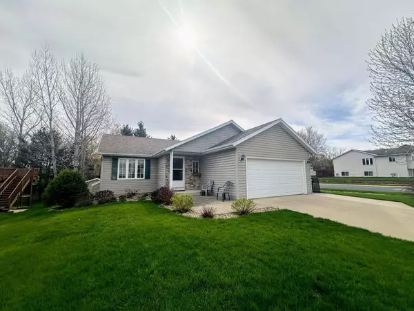 902 4th AVE NE, Byron, MN 55920