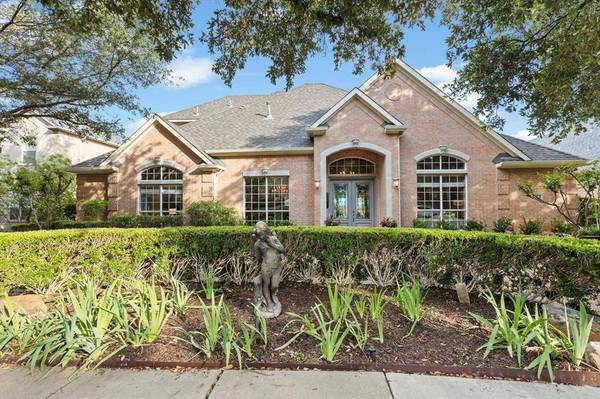 2404 Clearspring Drive S, Irving, TX 75063