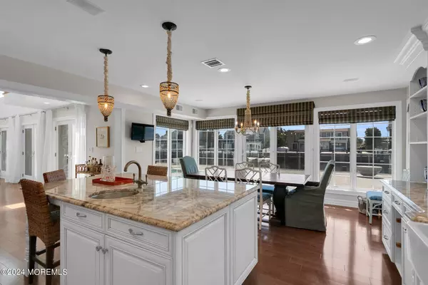 254 Curtis Point Drive, Mantoloking, NJ 08738