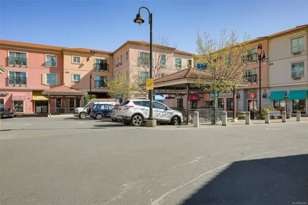 1642 McKenzie Ave #216, Saanich, BC V8N 0A3