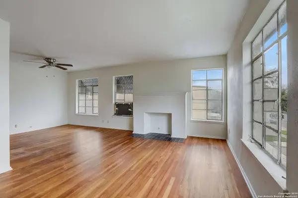 944 HUISACHE AVE, San Antonio, TX 78201-5600