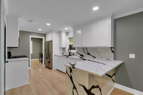 82 Powers Dr, Laurel, MS 39443