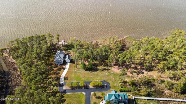 261 Oyster Point Road, Oriental, NC 28571
