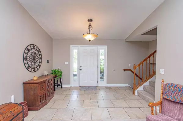 855 Watkins Glen Dr, Centerville, OH 45458