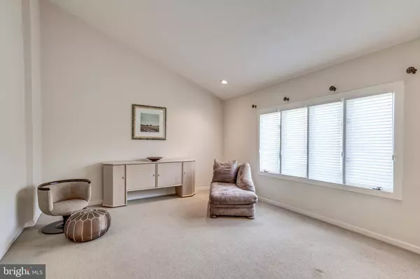 11304 CROSSING GLEN CT, Potomac, MD 20854