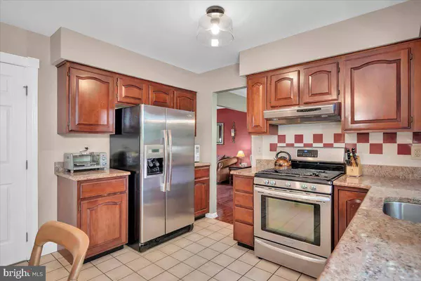 10 SADDLER DR, Medford, NJ 08055