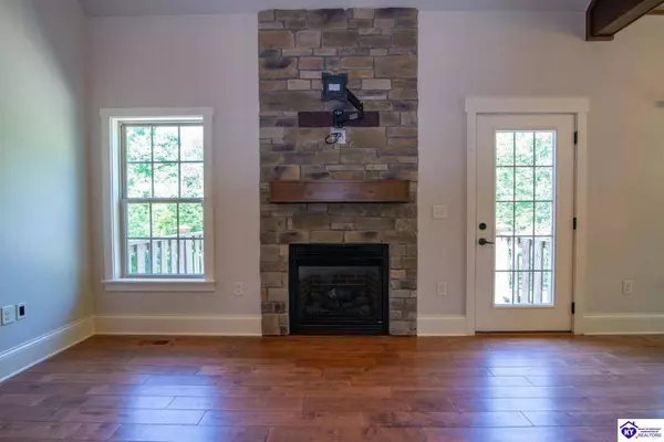 325 Dogwood Circle, Radcliff, KY 40160