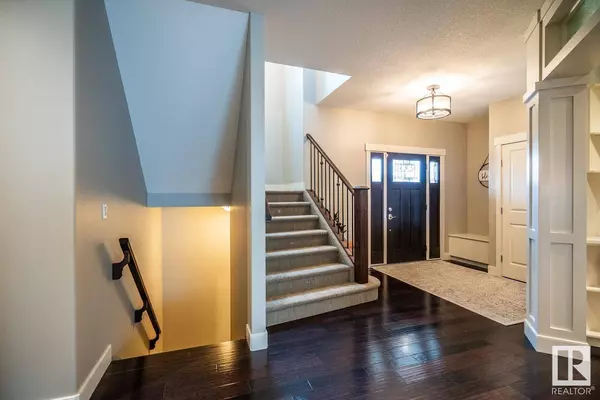 2425 ASHCRAFT CR SW, Edmonton, AB T6W 2M9