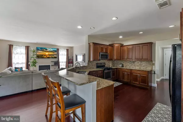 5 SHORELINE RD, Egg Harbor Township, NJ 08234