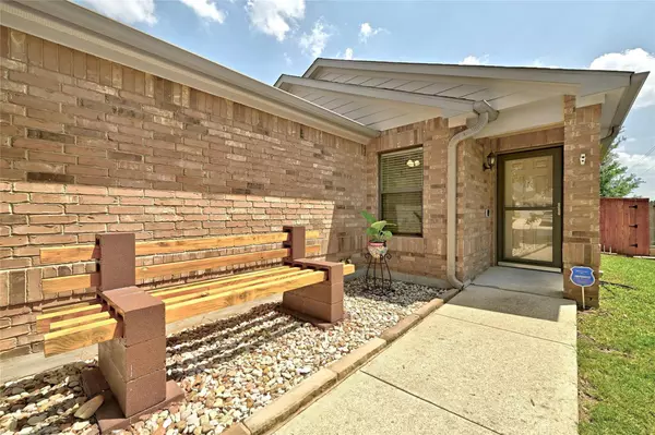 9404 Edmundsbury DR, Austin, TX 78747