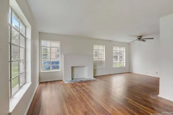 944 HUISACHE AVE, San Antonio, TX 78201-5600