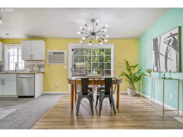 3673 RIVERCREST DR, Eugene, OR 97404