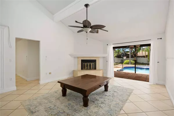 4822 WILD DOVE LN, Sarasota, FL 34232