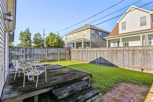 219 E MAPLE RIDGE DR, Metairie, LA 70001