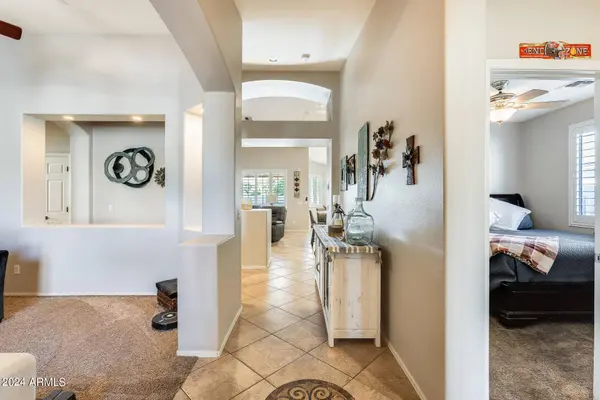 8805 W PALMAIRE Avenue, Glendale, AZ 85305