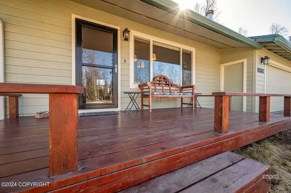 10119 Wildwood ST, Eagle River, AK 99577