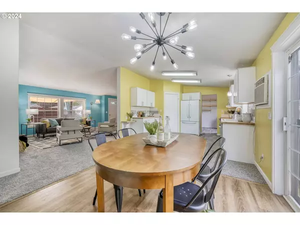 3673 RIVERCREST DR, Eugene, OR 97404