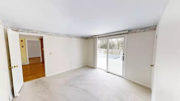 31 Clifford Street, Yarmouth, MA 02664